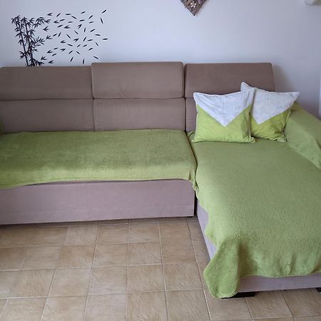 Emilija Apartments Privlaka Екстериор снимка