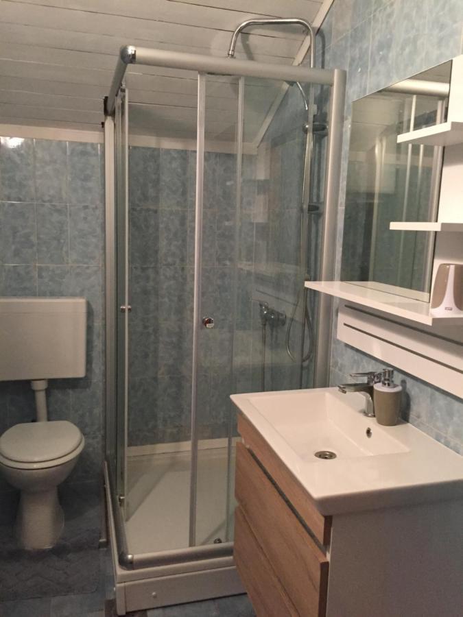 Emilija Apartments Privlaka Екстериор снимка