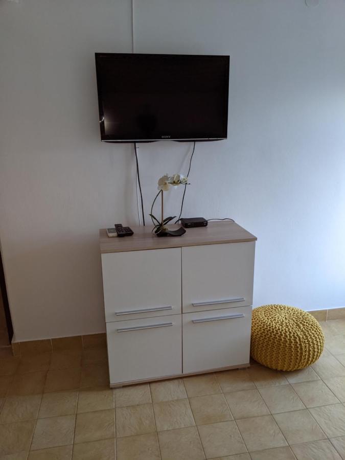 Emilija Apartments Privlaka Екстериор снимка
