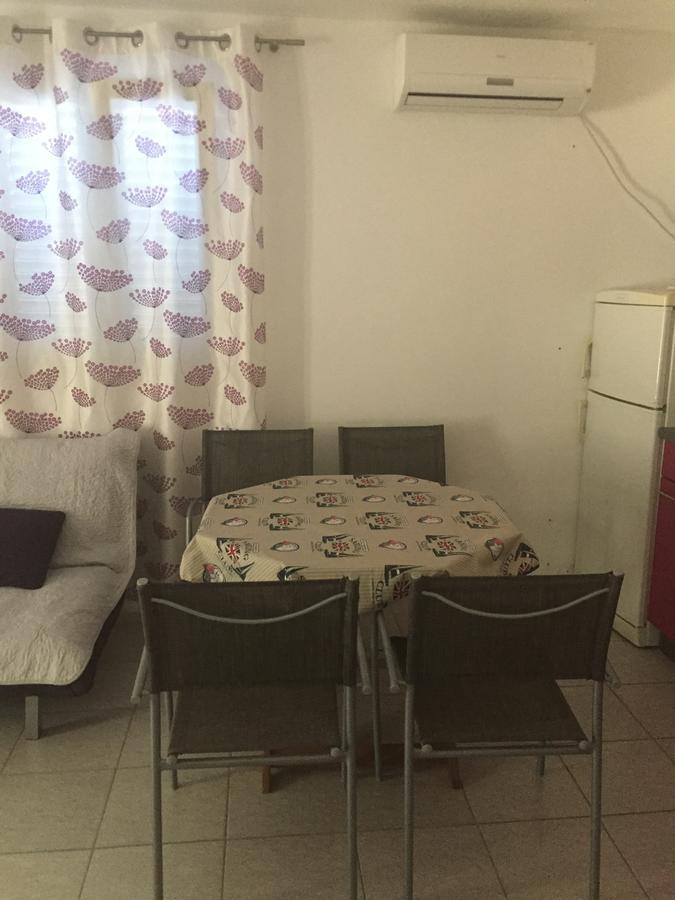 Emilija Apartments Privlaka Екстериор снимка